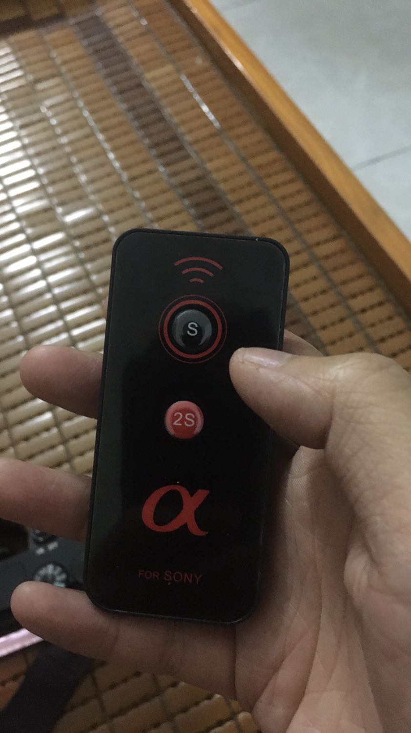 Tôi mua về nhưng ko dùng được với máy a6300. Đã bật chức năng remote control lên r mà ấn mãi ko thấy chụp. Rất thất vọng. Tôi muốn đổi sang thiết bị dùng được