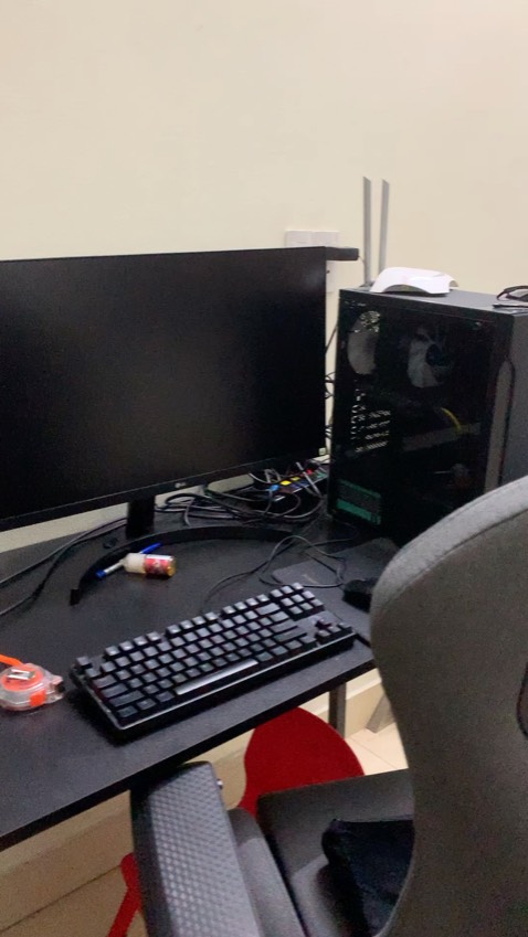 Quá ngon trong tầm giá, ship siêu nhanh 2 tiếng có luôn, giá treo chắc chắn, nếu kèm thêm dây usb để nối vào chân đế luôn thì tuyệt. Giờ mua thêm lắp lại hơi mất tg :))