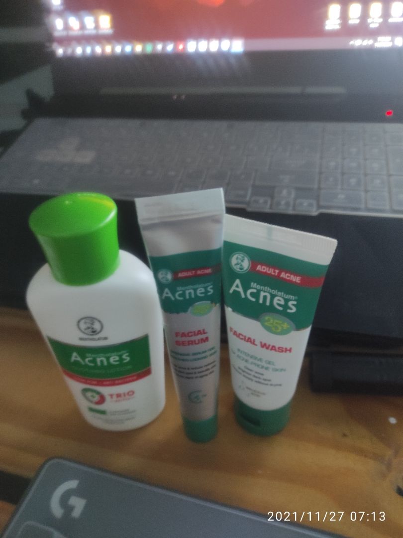 không thấy tác dụng lắm, mặc dù dùng đầy đặn sáng tối. Chắc không hợp da, mấy bạn chuẩn bị mua có thể cân nhắc dùng sản phẩm