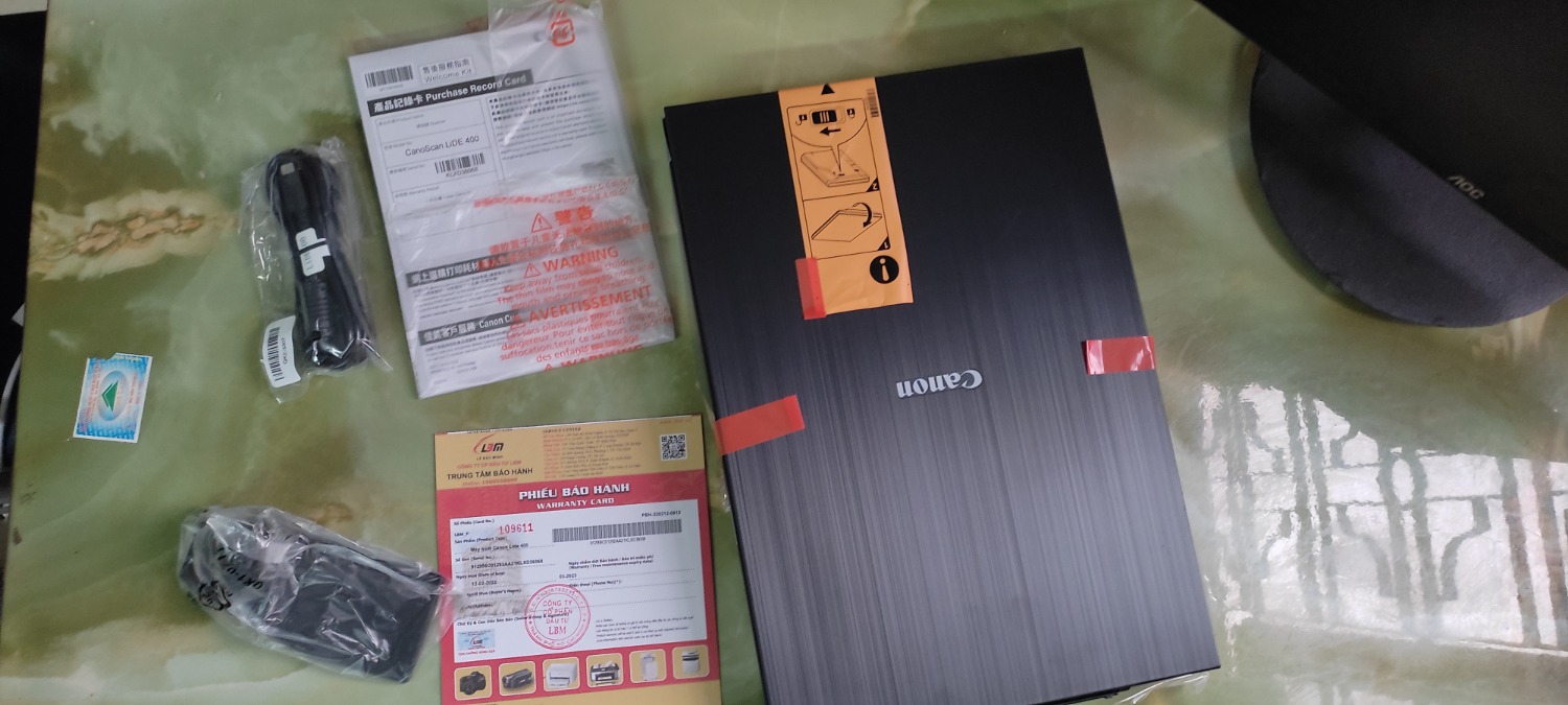 Hàng đóng gói rất cẩn thận, máy đủ linh kiện nguyên seal, ship nhanh chóng, từ trong Nam ra mà khoảng 3 ngày là máy đến nơi rồi. Máy sử dụng rất dễ dàng, không tốn thêm ổ cắm, chỉ cần kết nối với máy tính là dùng được, cài đặt cũng rất dễ dàng.