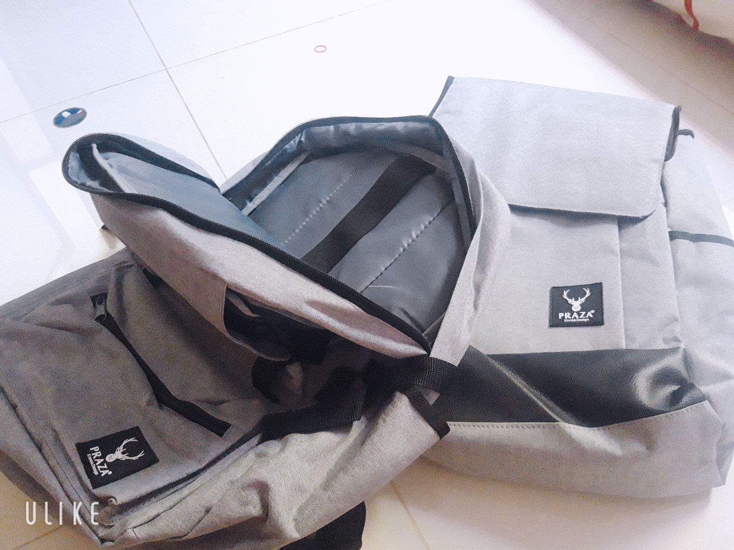 sản phẩm ok đẹp chất lượng vải tốt 
giao hàng nhanh cở 2 ngày là đến
nhưng mà trong hình giới thiệu sản phẩm có 1 cái túi trên ( túi đựng tiền á ) mà mua về k thấy