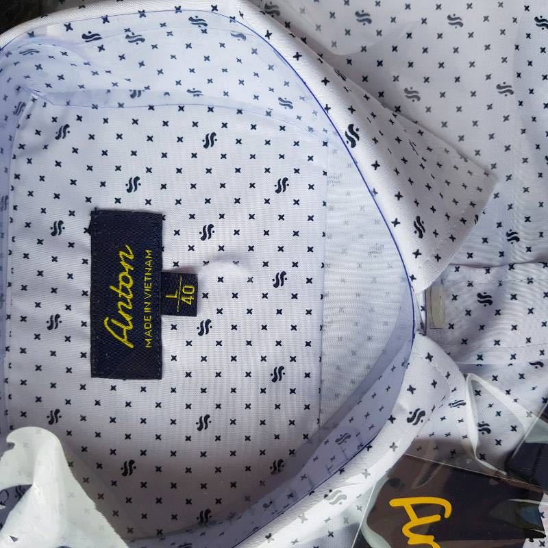 Đã mặc thử áo và rất vừa vặn. Chất vải đẹp, mềm, hàng nhận được giống trên ảnh. nhận được hàng khá nhanh. Shop tư vấn rất nhiệt tình. Ủng hộ shop 5 sao.  Sẽ tiếp tục ủng hộ shop trong thời gian tới