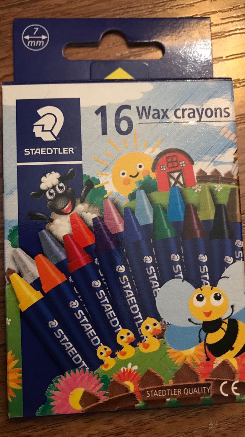 Thương hiệu này mình luôn tin tưởng khi mua đồ stationery. Hộp sáp nhỏ gọn, mới và đẹp!