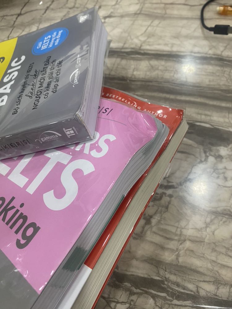 Lần cuối cùng mua hàng trên tiki. Nhận đống sách về nhìn chán k buồn nói. Quăng luôn, ra hiệu sách mua lại dù tốn kém nhưng đỡ hơn ôm một đống sách nhăn nhúm gãy nhàu như thế này