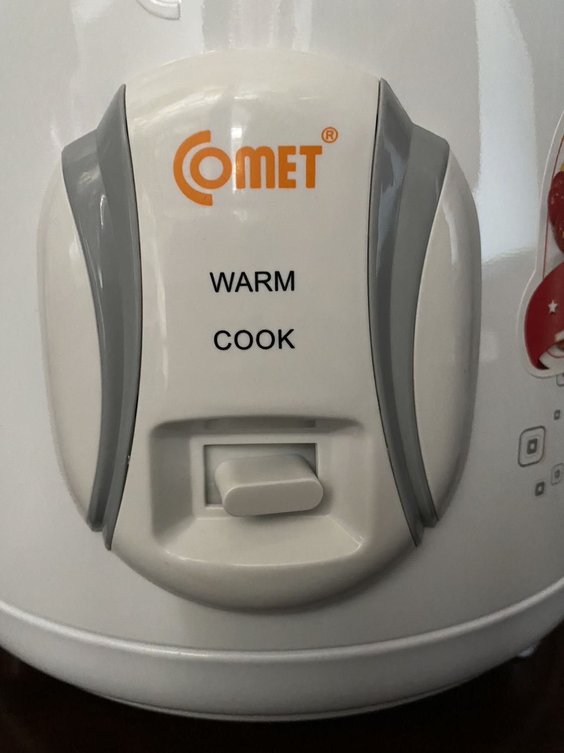 Mua dùng mới được 1 tuần thôi, nồi đã bị lệch nút rồi