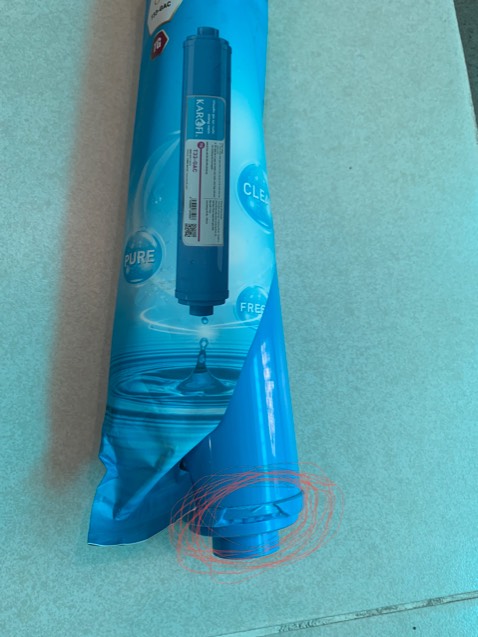 Lõi TG khi khui ra bị bể 1 miếng (như hình), đã tìm trong túi nhưng không tìm thấy mảnh vỡ (dự đoán bị bể trước khi bảo vào túi), đề nghị shop đổi giúp tôi sản phẩm này, thanks!