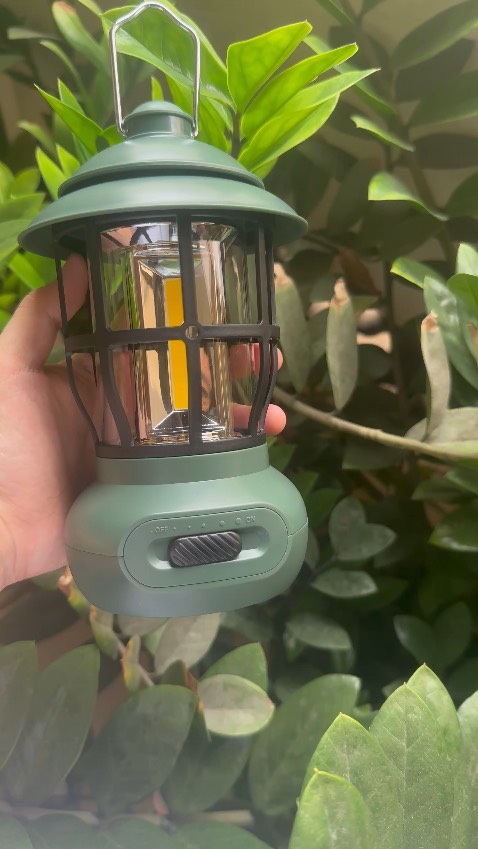 Đèn đẹp nha shop ơi. Giao nhanh. Có bảo hành 12 tháng. Đèn cầm chắc tay, có 2 chế độ đổi ánh sáng. 10₫ nha shop ơi