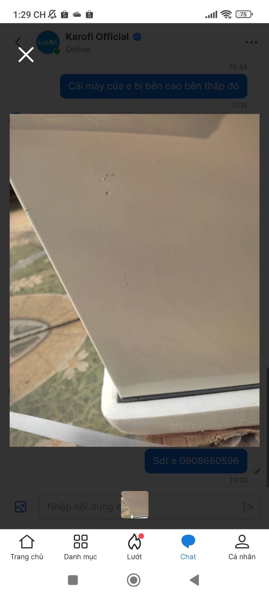 Giao máy lọc nước ngày 18/4 thì bị trầy với bị lỗi máy khập khễnh báo lên tổng đài 18006563 với Karofi trên tiki chỗ mua thì qua 19/4 nhân viên kỹ thuật tới kiểm tra có ghi phiếu xử lý yêu cầu khách hàng. Chụp hình gửi phiếu xử lý của nhân viên ghi cho Karofi office trên tiki thì kêu khách hàng đợi khi nào giải quyết xong thì báo lại khách mà tới giờ 24/4 rui, ghi trên chính sách bảo hành là đổi trả trong 7 ngày nếu lỗi của nhà sản xuất. Bán hàng thì giống *** gạt quá nhắn tin không trả lời, gọi tổng đài Karofi thì kêu gọi bên mua nói chuyện ủa rùi mở cty bán hàng rùi có phòng chăm sóc khách hàng, giải quyết khiếu nại của khách chi rùi khách khiếu nại thì đổ cho bên bán nếu có sdt người bán trên tiki thì cần chi gọi tổng đài cty