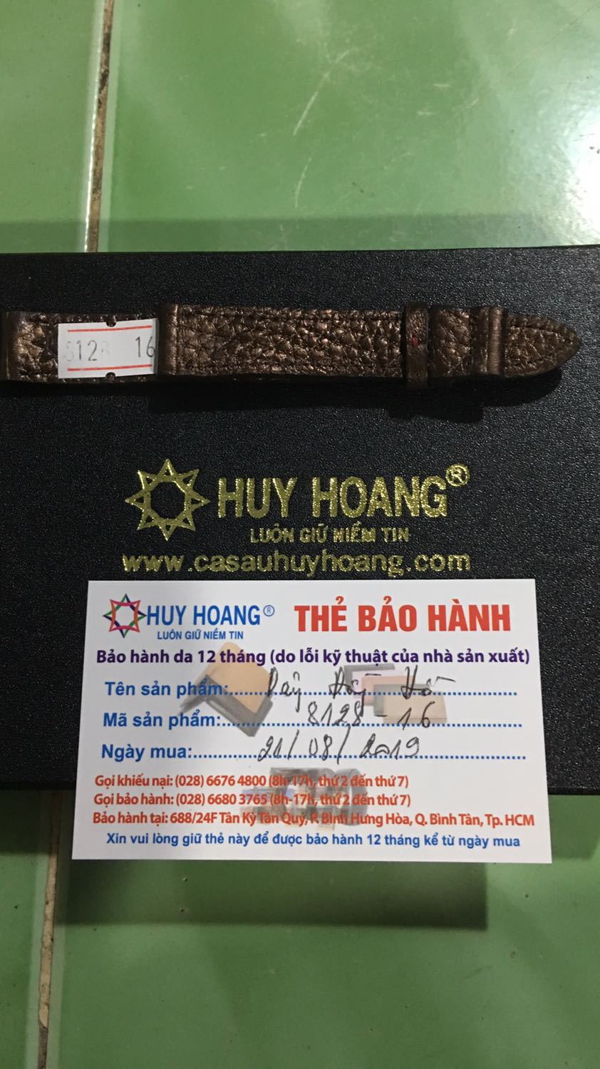 Dây đồng hồ rất đẹp đóng gói kĩ càng có thẻ bảo hành rất đánh tin cậy và hợp túi tiền