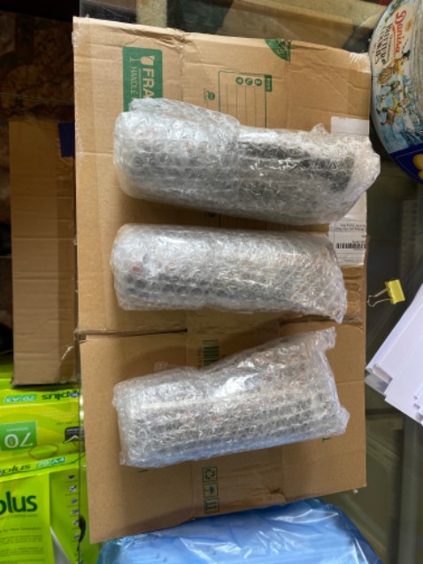 Bọc cẩn thận, mã 9985 thì ko có tem phụ! Bình làm vỏ rất chất lượng