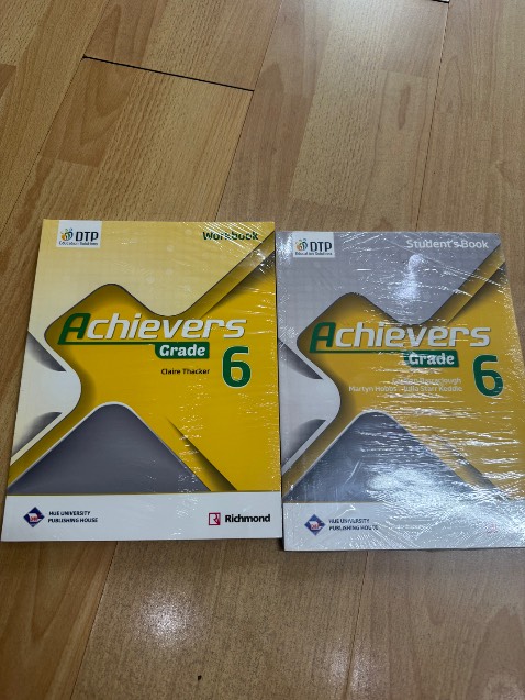 Sách được đóng gói cẩn thận và giao hàng nhanh