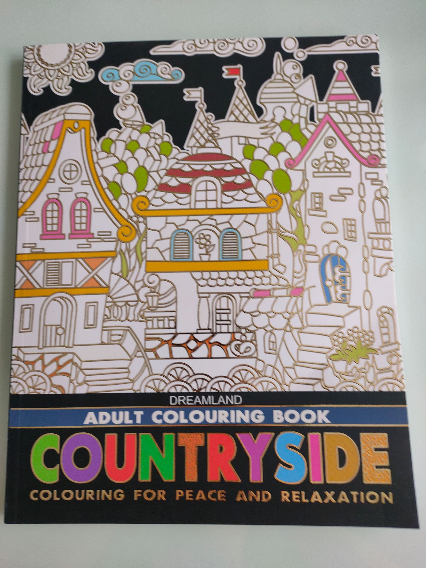 giấy đẹp, rất phì hợp để tô thư giãn nhé, nên mua