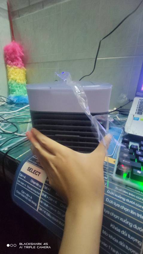 Nchung quạt ổn nhưng ko mát lắm vì có 12V công suất quạt như quạt tản nhiệt pc ấy
kích thước bằng gan tay thôi