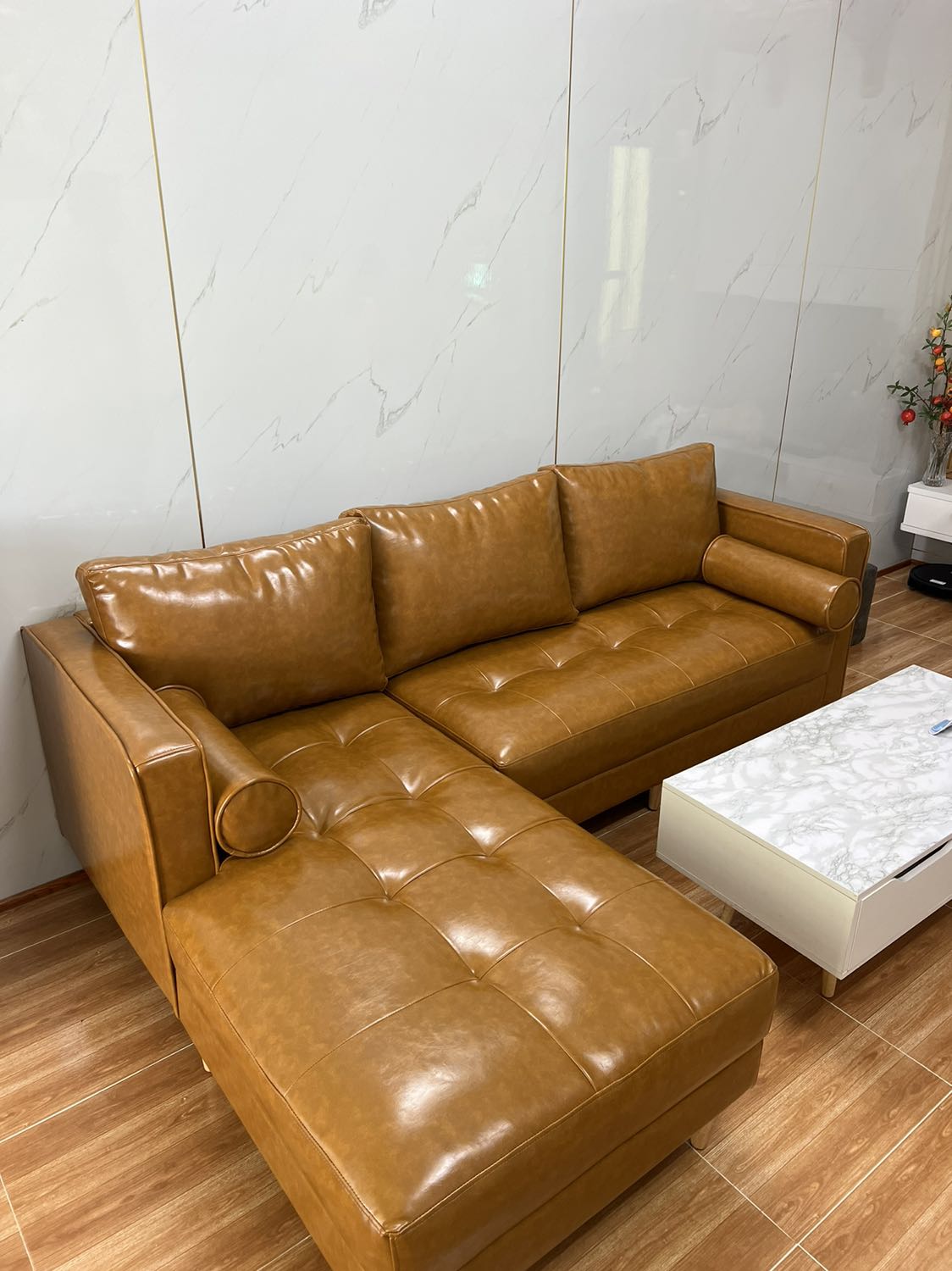 Hàng đẹp. Xưởng may rất chắc chắn. Nhân viên tư vấn nhiệt tình.