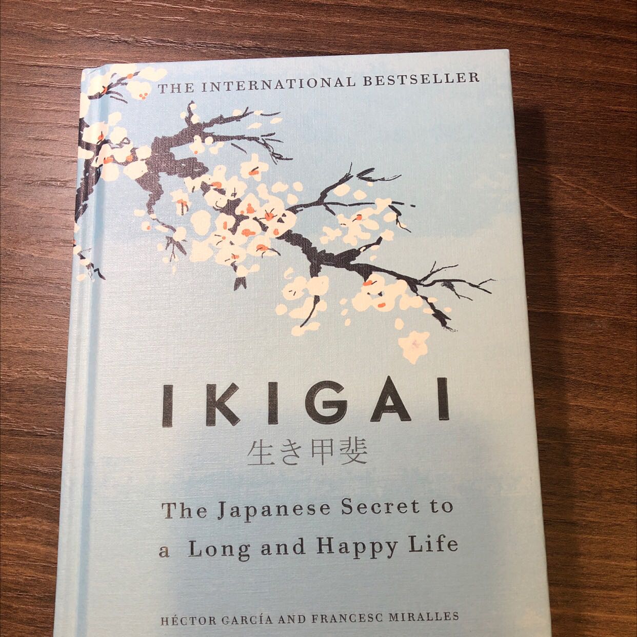 Sách nhỏ hơn nghĩ mà gói hàng, còn seal rất chất lượng và giao hàng nhanh