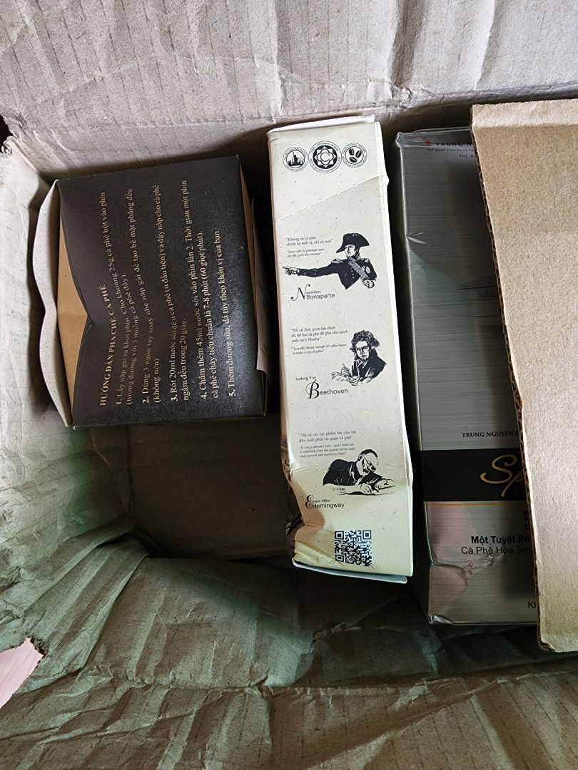 bỏ tiền ra mua sản phầm về tặng, mà tiki đóng gói kiểu gì, giao hàng móp méo tùm lum, thật sự thất vọng