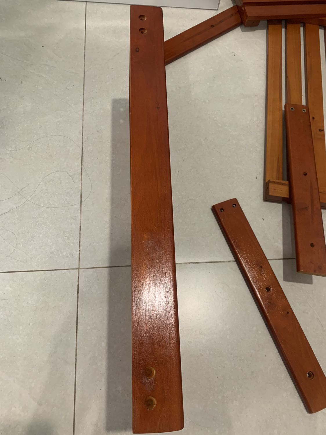 Shop gửi mình ghế thiếu lỗ khoan rồi, nhờ shop liên hệ hỗ trợ