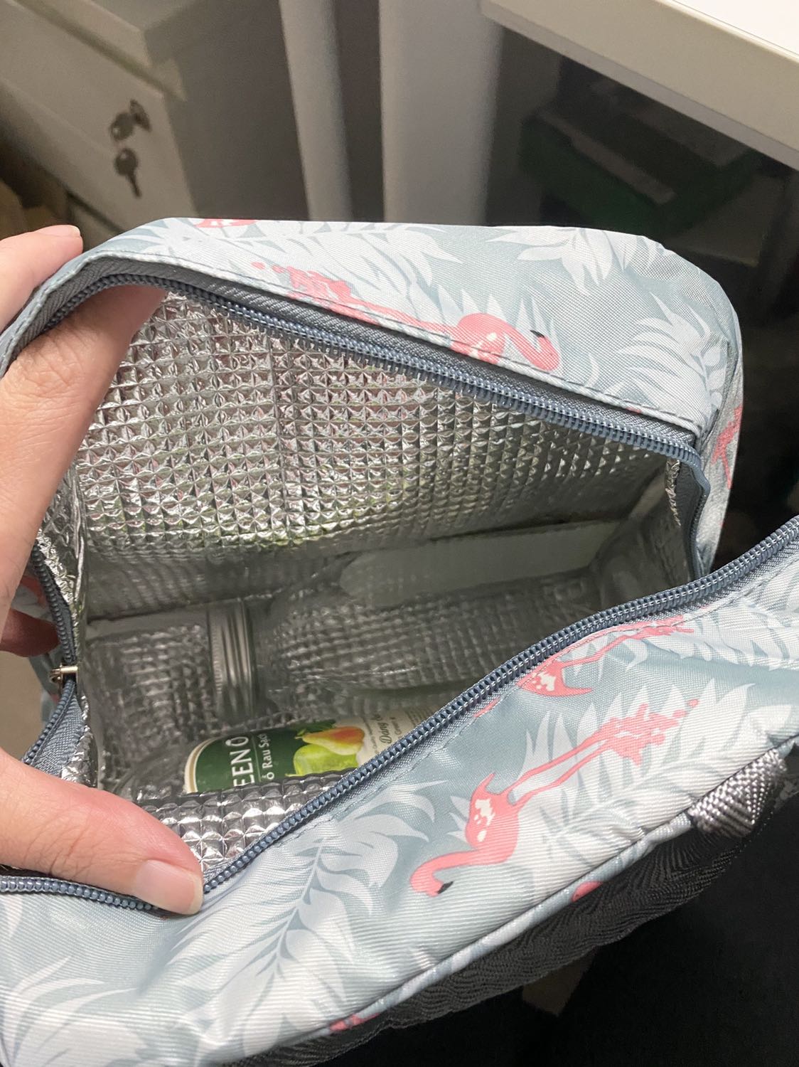 Túi khá chắc chắn, dày dặn, màu nhìn sạch sẽ!
Tiki giao khá nhanh so với dự kiến! ?