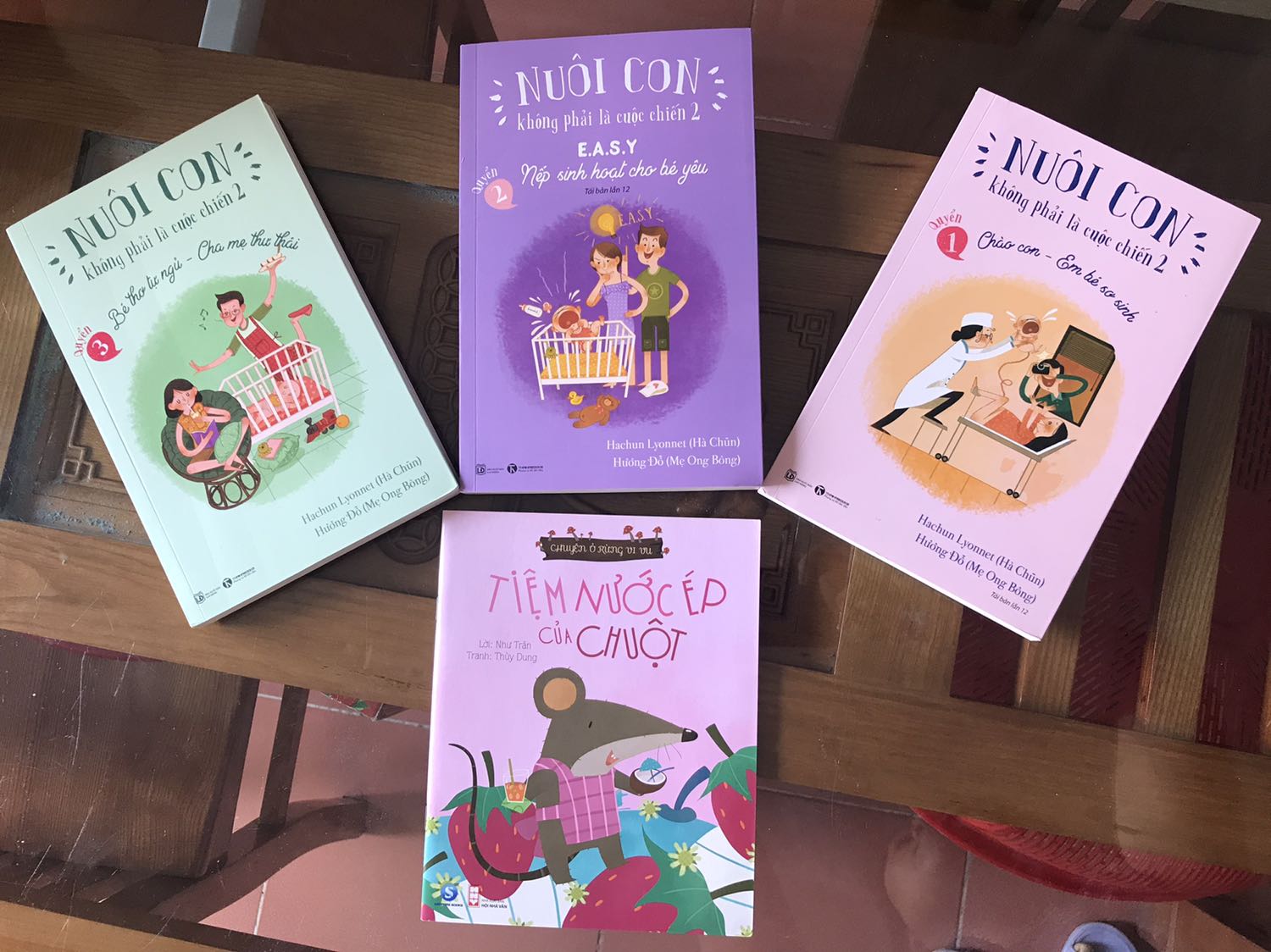 Nội dung sách có kèm cả hình ảnh minh hoạ nhìn rất thu hút và thú vị