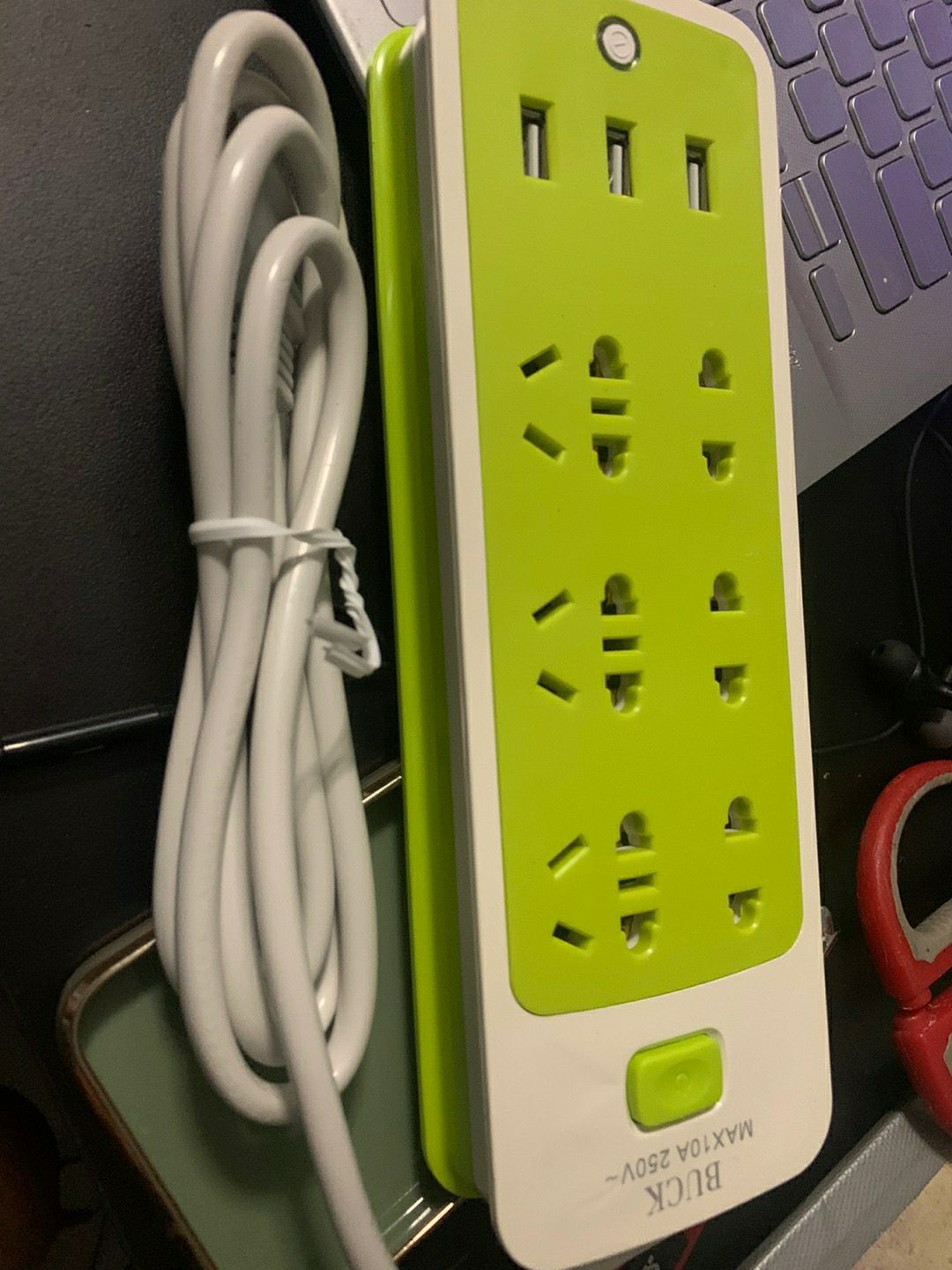 Chất lượng tốt, shop đóng hàng cẩn thận, nhiều ổ cắm tha hồ cắm, ổ điện cứng cáp nhìn ngon lành á.