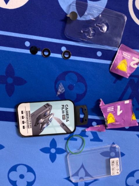 Sản phẩm đã qua sử dụng, gắn vào cam thì bị rớt ra , mong shop đổi trả cho mình