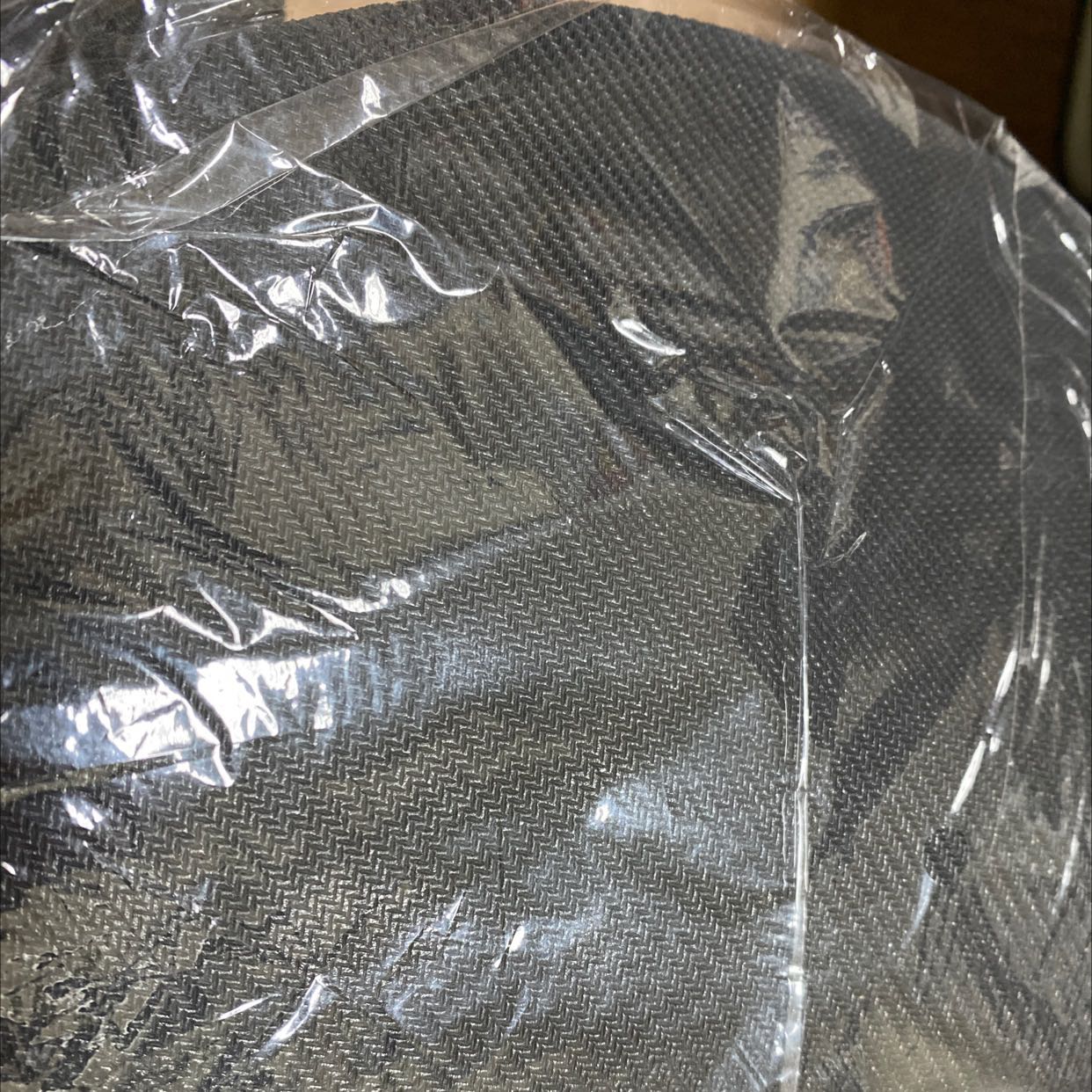 Giao hàng nhanh, đúng mẫu luôn. Mình mới nhận đc nên chưa *** độ thấm nước của thảm. Nhưng nhìn hình thức là ok rồi.