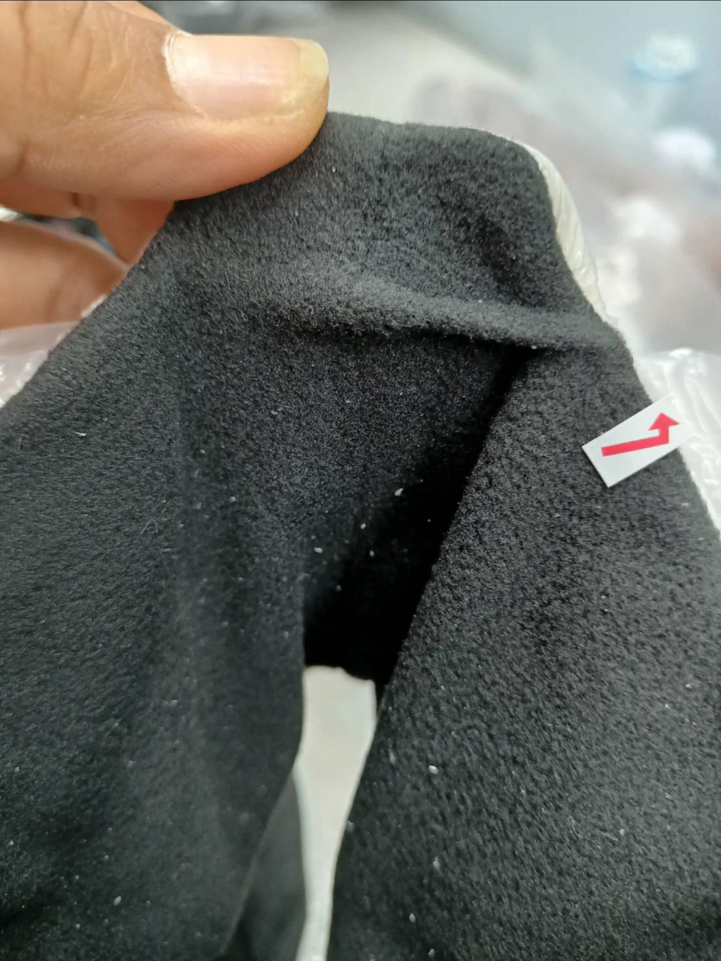 Dây quá mỏng , các nút rút thù lỏng cún mình mang vào là tuột ra, đầu dây cầm dắt đi ngày đầu tien đã bị bung ra. nói chung chất lượng quá kém so với giá