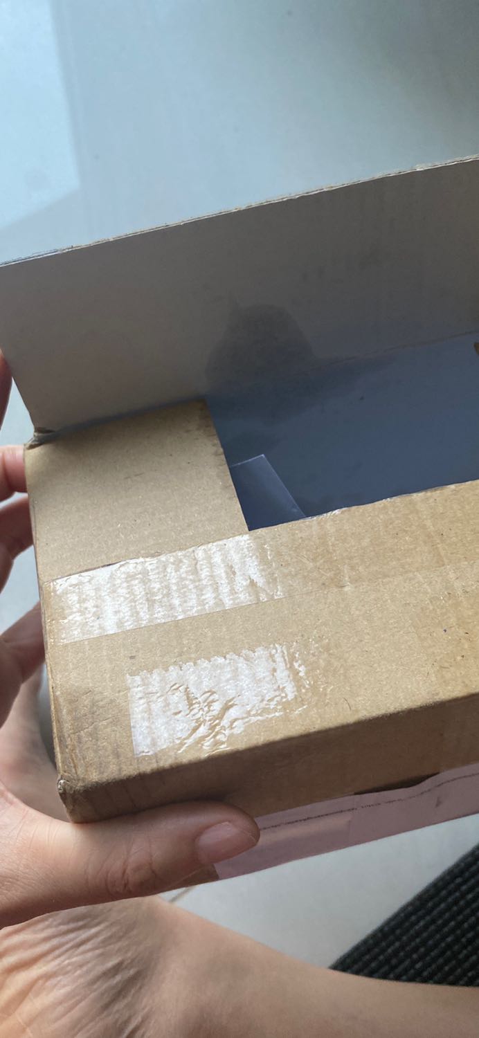 Mình khui ra thì cái macara bị vỡ rồi. Shop giao đồ thuỷ tinh mà ko có tâm gì hết vậy? Ko hề bọc lại.