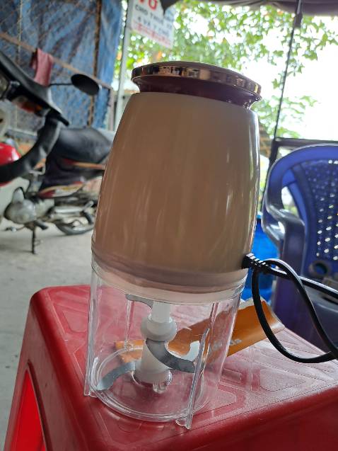 Shop bán hàng dỏm hàng nhái giá rẻ thì nên nói rõ ra để người mua khỏi hiểu nhầm. Rõ ràng đây không phải là hàng chính hãng. Quá dỏm luôn. Đành rằng tiền nào của đó nhưng nếu như vầy là *** đảo khách hàng rồi