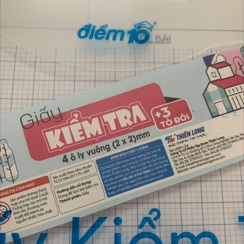 Fahasa đóng gói cẩn thận, giao hàng nhanh. Giấy như hình, rất đẹp. Shipper vui vẻ.