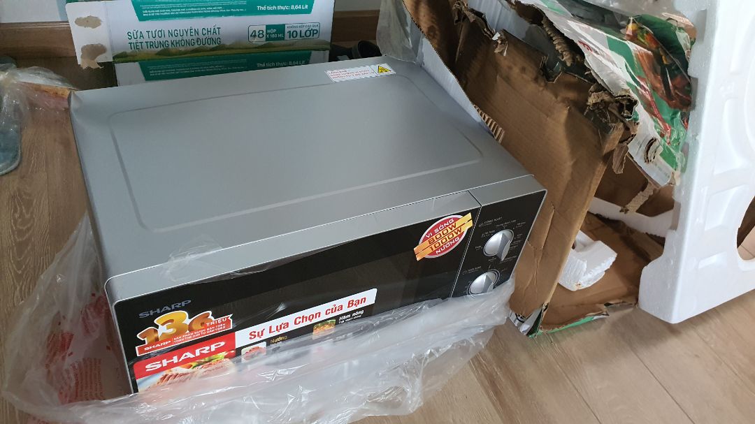 giao hàng vì dịch nên 2 tháng mới đc nhận hàng, hàng nhận đc thì thùng đã nát, hôi thối mùi mắm, sản phẩm thì móp méo, chưa biết có sử dụng đc ko, yêu cầu tiki giải quyết, nhận hàng xong chỉ muốn trả lại