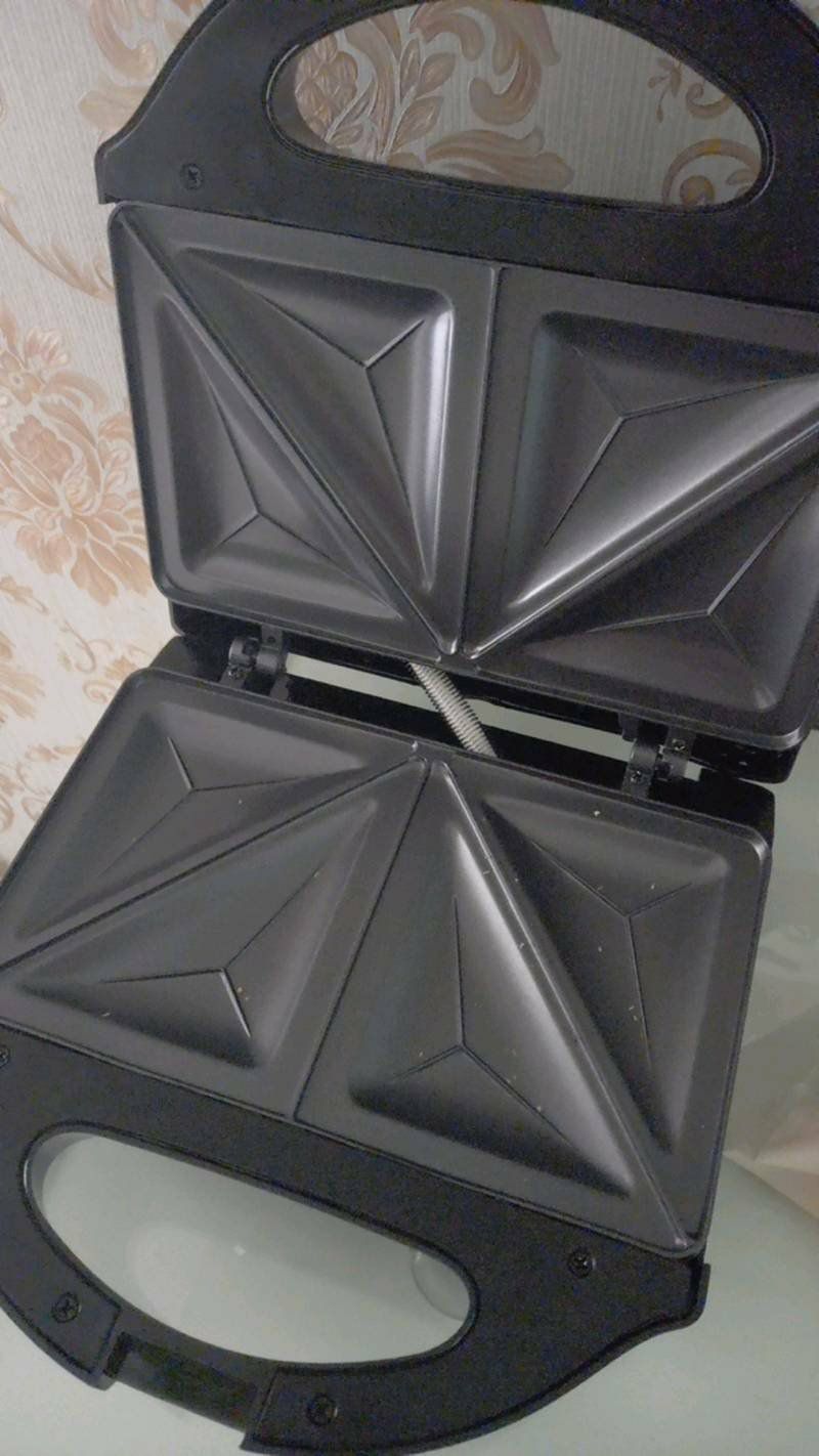 Lò okela lắm luôn. Bánh nhanh chín tầm 5 phút là chín rồi. Đóng gói chắn chắn lắm, chống sốc bên trong bên ngoài. Giao hàng nhanh nữa chứ. Cho shop 5*