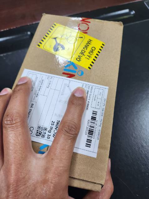 Đã sạc vào điện, hình thức đẹp, giá rẻ, hy vọng bền. Tạm đánh giá 5 sao