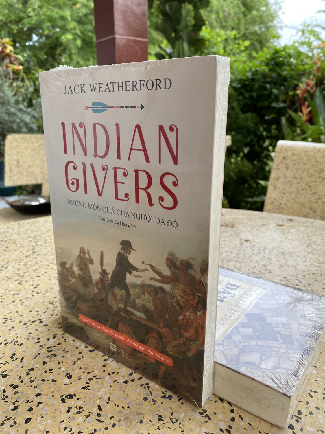 Sách đóng gói cẩn thận, nguyên seal.