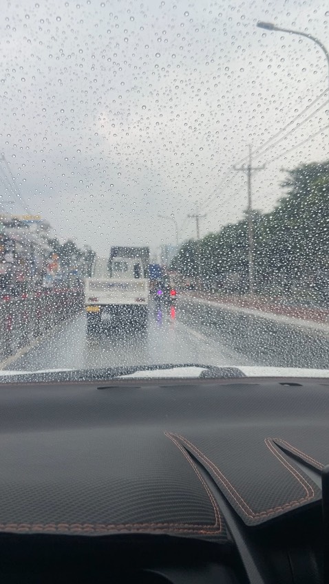 Giao hàng nhanh. Đóng gói cẩn thận. Hàng chính hãng, có hướng dẫn lắp đặt dễ dàng. Chất lượng tốt, gạt nước mưa rất sạch. Dùng kèm với dung dịch nano chống bám nước trên  kính cho hiệu quả tuyệt vời. Giao hàng nhanh. Đóng gói cẩn thận. Hàng chính hãng, có hướng dẫn lắp đặt dễ dàng. Chất lượng tốt, gạt nước mưa rất sạch. Dùng kèm với dung dịch nano chống bám nước trên  kính cho hiệu quả tuyệt vời.