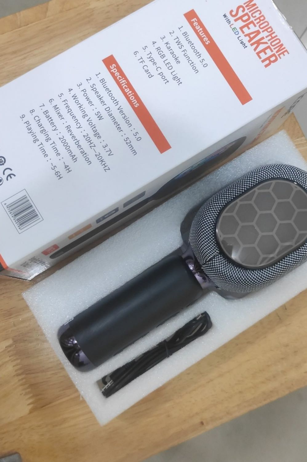 Hàng chính hãng nên khá yên tâm, nhà mình khá thích sản phẩm này, mic bắt âm cực tốt, mẫu mã đẹp, sẽ ủng hộ shop thêm những sản phẩm khác, shop có đội ngũ chăm sóc khác hàng nhiệt tình nên mua hàng khá yên tâm