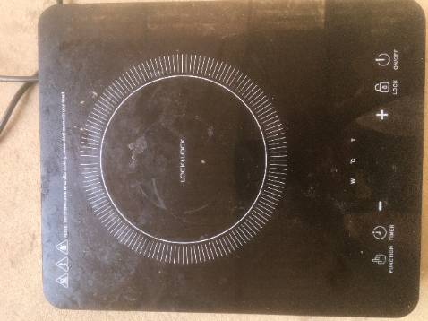 Mới dùng được 1 năm mặt bếp đã bị nứt vỡ giờ không bảo hành dù sp hãng ghi bảo hành 24 tháng, vậy không biết bảo hành 24 tháng là hãng bảo hành cái gì hay là hãng viết cho đủ chữ...