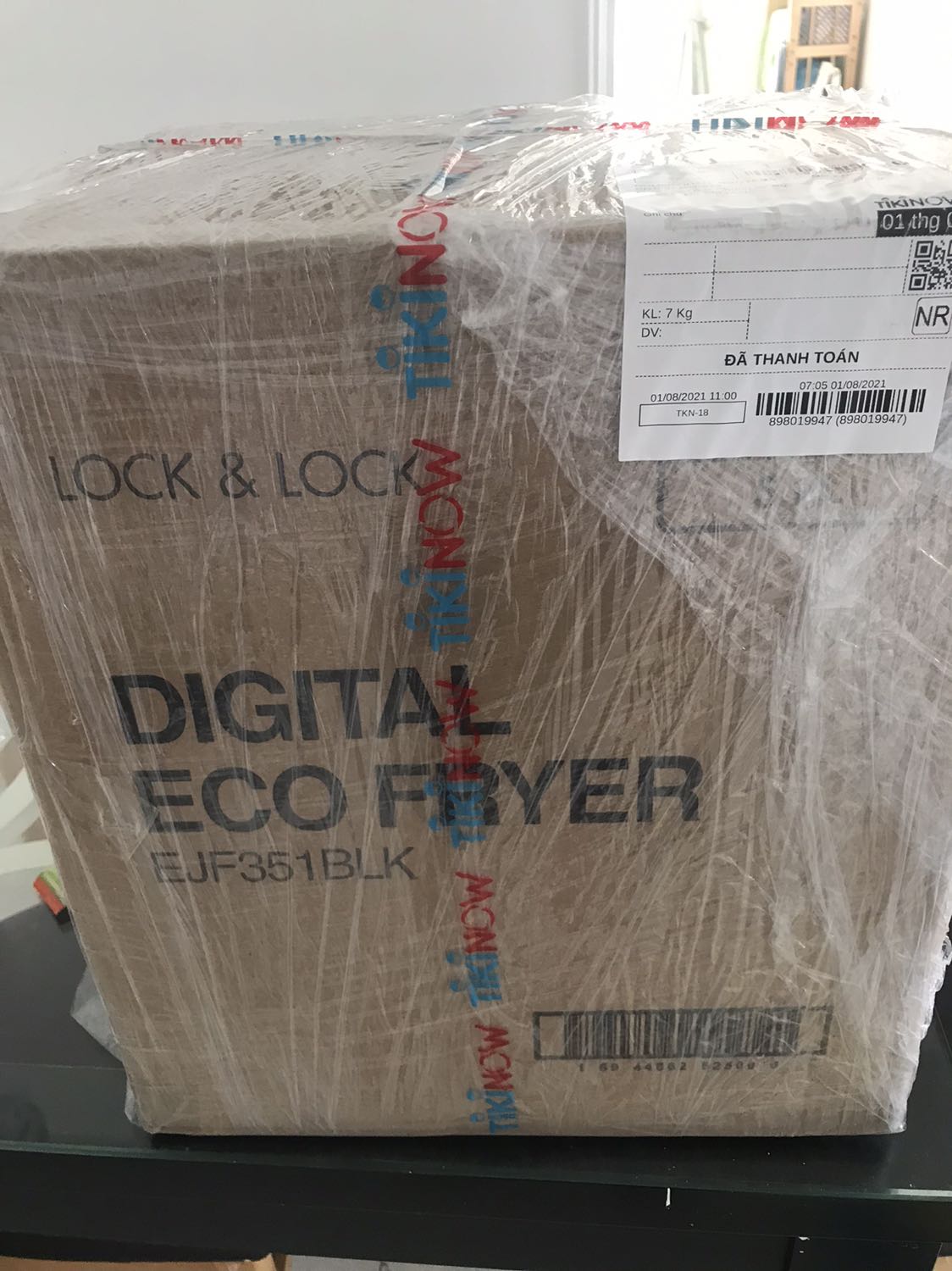 Sản phẩm được đóng gói kỹ càng. Giao nhanh chóng (đặt buổi tối, sáng hôm sau giao) theo gói Tiki Now. Sản phẩm khá to so với suy nghĩ ban đầu, có thể đặt vừa 1 con gà. Sản phẩm mới, không trầy xước. Ấm tượng ban đầu khá hài lòng. Sau một quá trình sử dụng sẽ review lại.