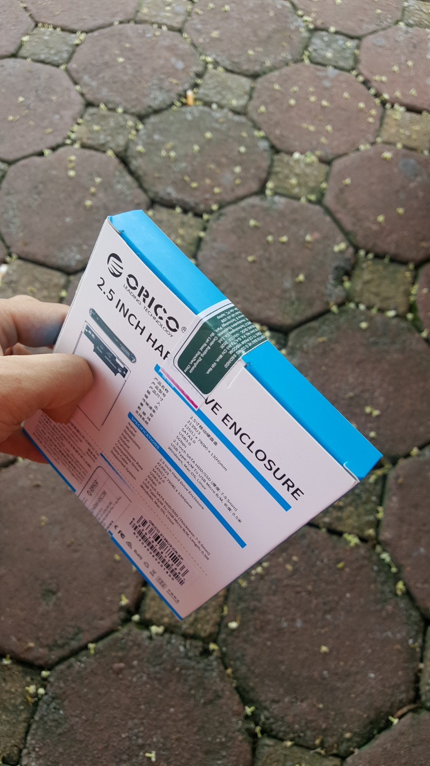 Ổ đẹp, hơi khít, nên nhét ổ cứng vào mãi mới được                                                                                                                                          .                                                                                                                                      . Ổ đẹp, hơi khít, nên nhét ổ cứng vào mãi mới được                                                                                                                                          .                                                                                                                                      .