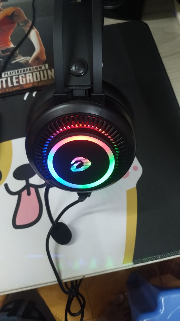 Mình đặt mua sản phẩm ngày *** được tiki và shop giao khá nhanh sang ngày *** đã giao hàng. Nhưng khi sử dụng mình phát hiện ra tai bên phải nghe rất nhỏ, hầu như không nghe. Tai trái nghe lớn và rõ âm. Shop cho mình sản phẩm này bị lỗi như này có thể đổi cho mình đơn hàng khác được không ạ. Cám ơn