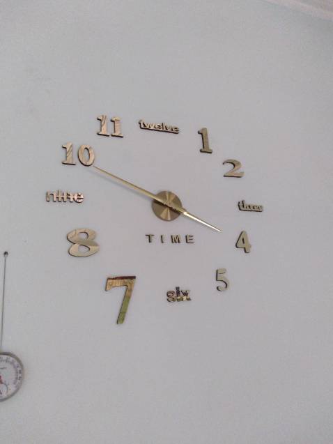 Đông hồ hiển thị rõ ràng, chỉ có hướng nhìn từ góc dưới lên sẽ không thấy rõ, cách chỉnh cũng nhanh, nhạc chuông vừa đủ cho buổi sáng, đo được nhiệt độ, có cảm biến ánh sánh nền. 
đồng hồ khi không khuyến mãi mua 76k, mà khuyến mãi giá tới 121k. vụ này tiki hơi ảo. Đông hồ hiển thị rõ ràng, chỉ có hướng nhìn từ góc dưới lên sẽ không thấy rõ, cách chỉnh cũng nhanh, nhạc chuông vừa đủ cho buổi sáng, đo được nhiệt độ, có cảm biến ánh sánh nền. 
đồng hồ khi không khuyến mãi mua 76k, mà khuyến mãi giá tới 121k. vụ này tiki hơi ảo.