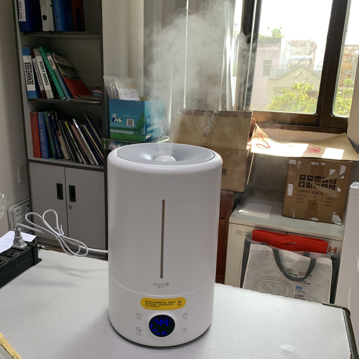 Máy nhìn rất đẹp, chất lượng thì xài một thời gian mới đánh giá được, Giao hàng tikinow rất nhanh và uy tín. Máy nhìn rất đẹp, chất lượng thì xài một thời gian mới đánh giá được, Giao hàng tikinow rất nhanh và uy tín.