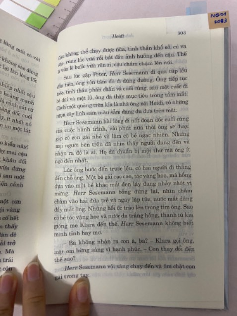 Thật sự là đây là cuốn mình vô cùng yêu thích về nội dung và quyết định mua của Đông A. Tuy nhiên, lần này làm mình buồn vì có 1-2 trang bị mờ nhạt và khi chụp hình lên lại không thấy sự nhạt đó nên hơi bị buồn nha. (Coi hình dưới sẽ không thấy được trang bị nhạt mực)

Cuốn này mua trong đợt sale nhưng lại là cuốn có giá sale ít nhất trong những cuốn mình mua nên mình nghĩ nó phải chỉn chu nhất nhưng không.