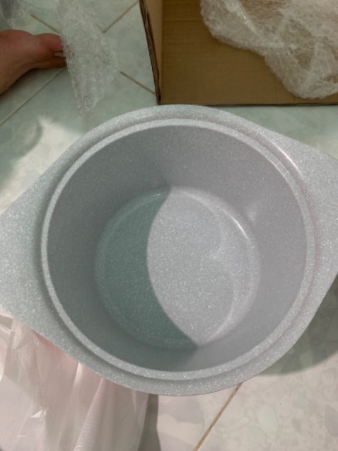 đóng gói sản phẩm rất chắc chắn, giao hàng nhanh, nồi xịn đáng tiền