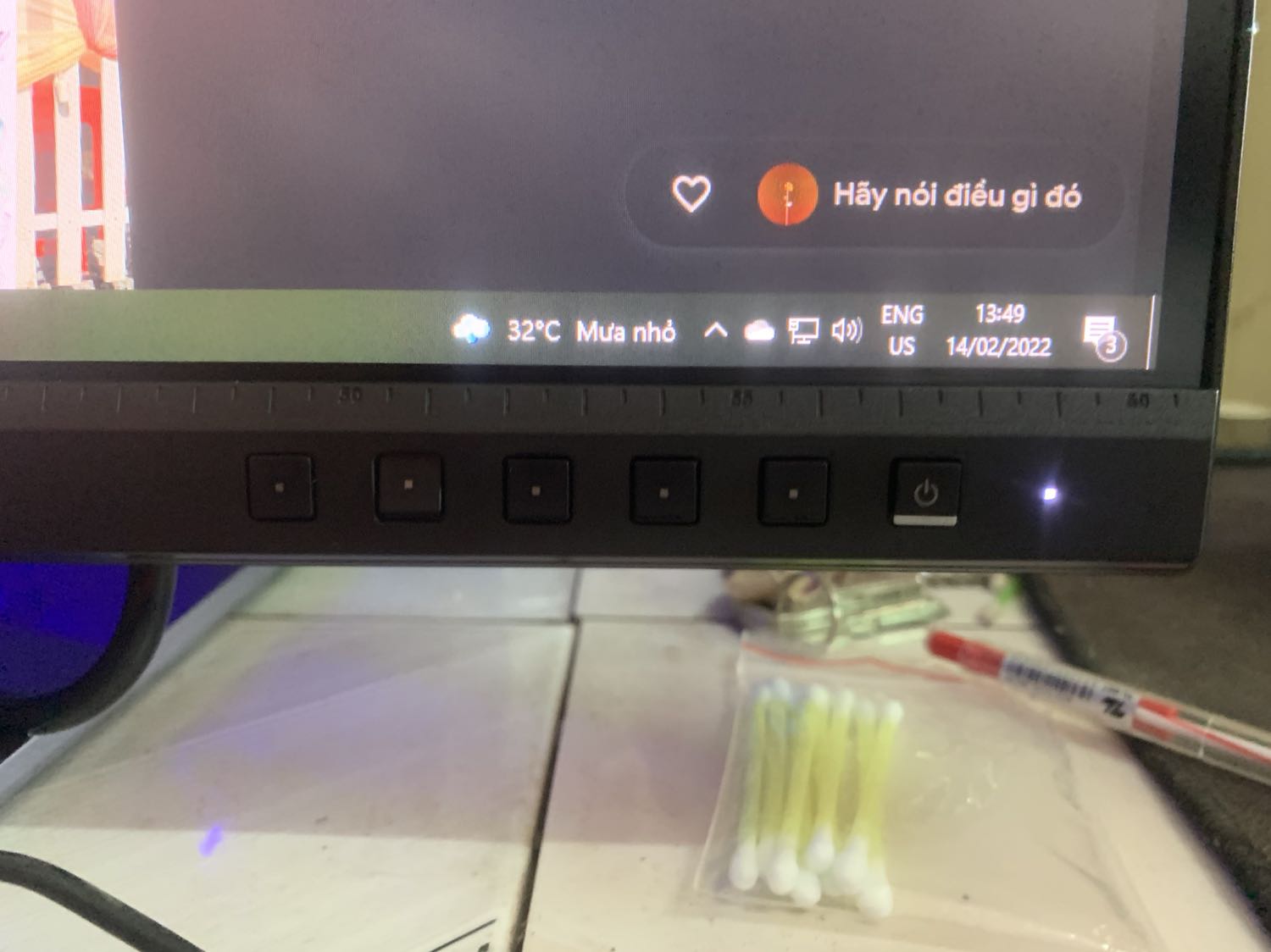 Màn giao nhanh, hình ảnh đẹp, mỗi tội hàng nút bấm bị kẹt bấm dc mỗi nút chán chả muốn nói ko biet có được trả lại ko