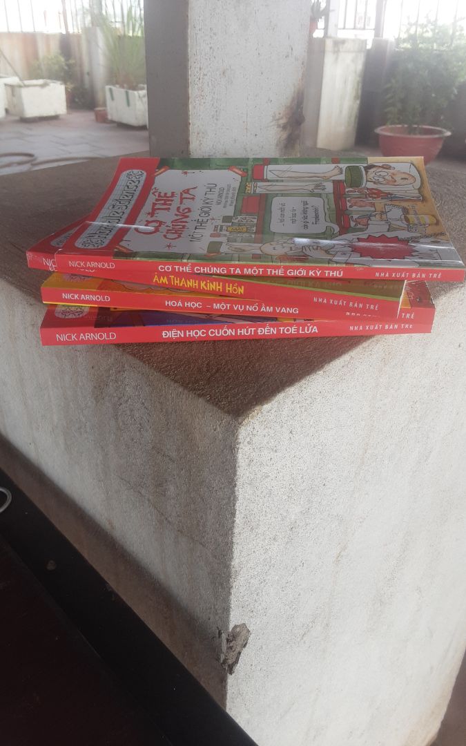 dzui lém.Thấy quyển nào quyển nấy bọc kĩ càng bằng nilon 😚😚🥞🥞. sách mới nguyên ko gập mép. Sách rất rất hay. Cảm ơn shop nhìu. Dù đây là lần đầu tiên t mua hàng ở tiki