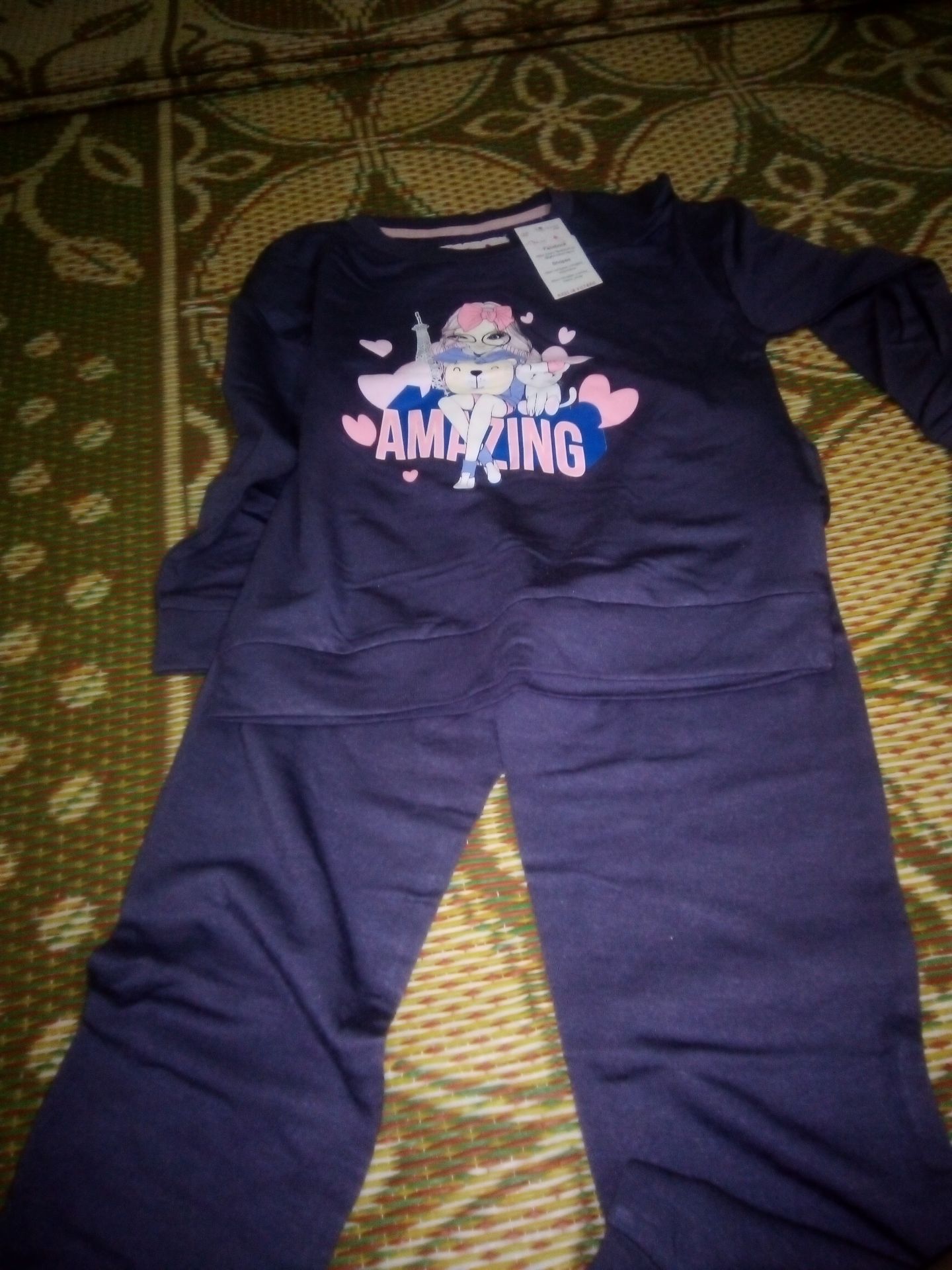 hàng y hình, chất vải mềm mại sờ sướng tay luôn, hy vọng bé thích