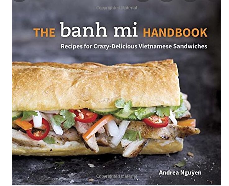 Nôi dung rất hay. Hình lấy tạm trên mạng
 
Nhưng mà sách bảo quản k tốt, gáy bị tróc, k có bìa nhựa seal bao bên ngoài như mình thấy ngoài nhà sách. 
Thật đau lòng.