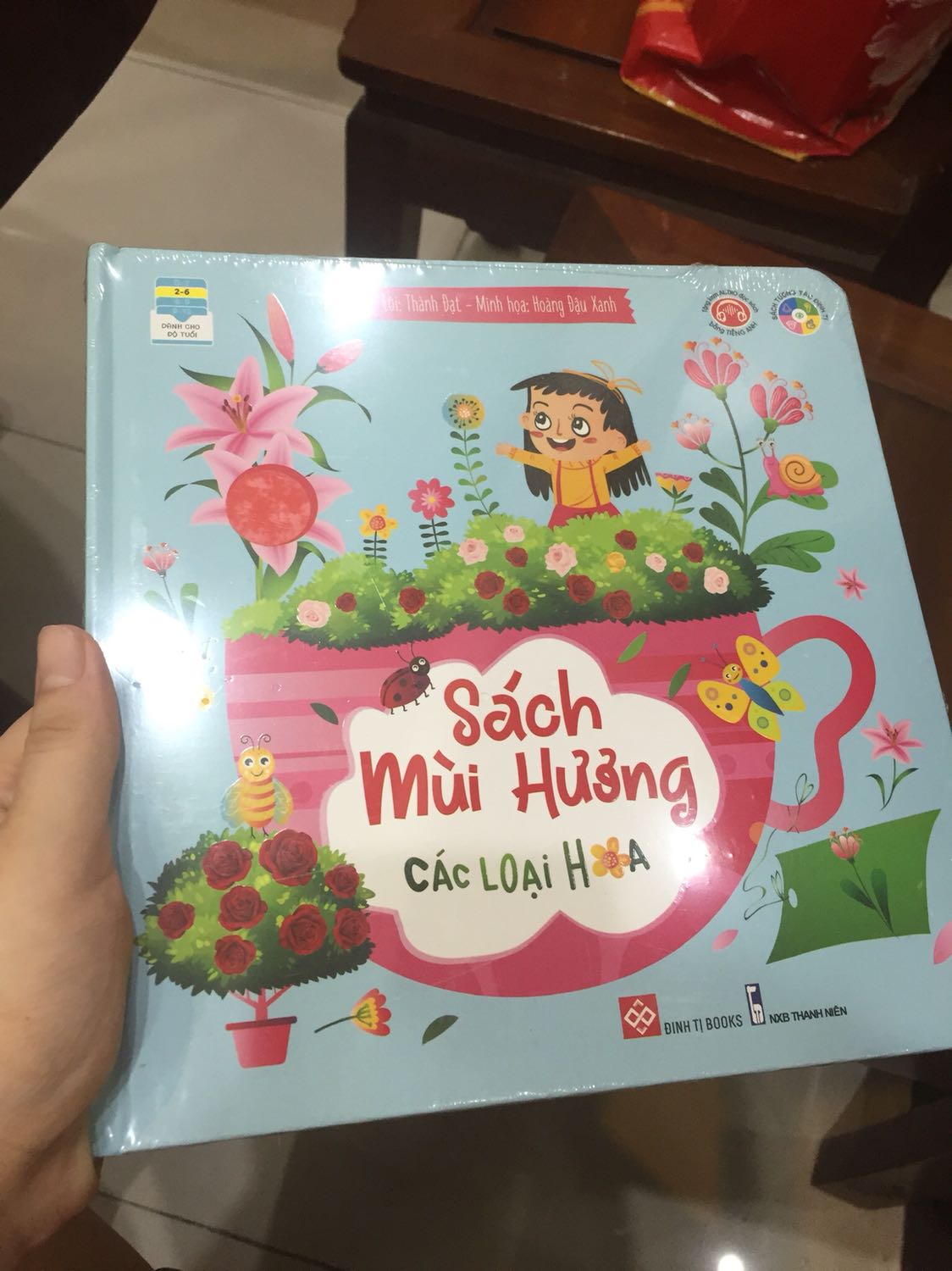Sách đẹp, dễ thương. Bé rất thích.