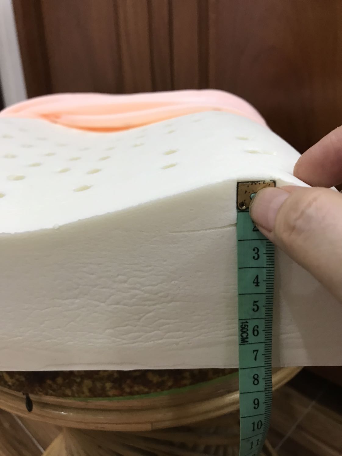 Mình vừa nhận hàng, gối kg đúng như thông tin đã ghi là 50 x 30 x 10cm, độ cao gối chỉ 6 - 7cm mà thôi. Nhà mình đã có rất nhiều gối có độ cao tầm đó nên mình muốn trả hàng nhé !